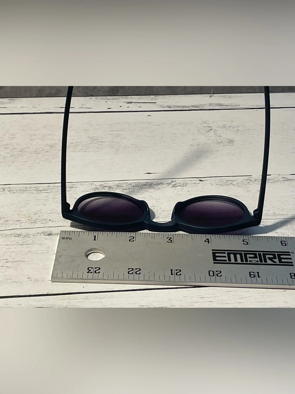 Lightweight Black Sunglasses with Gradient Lenses